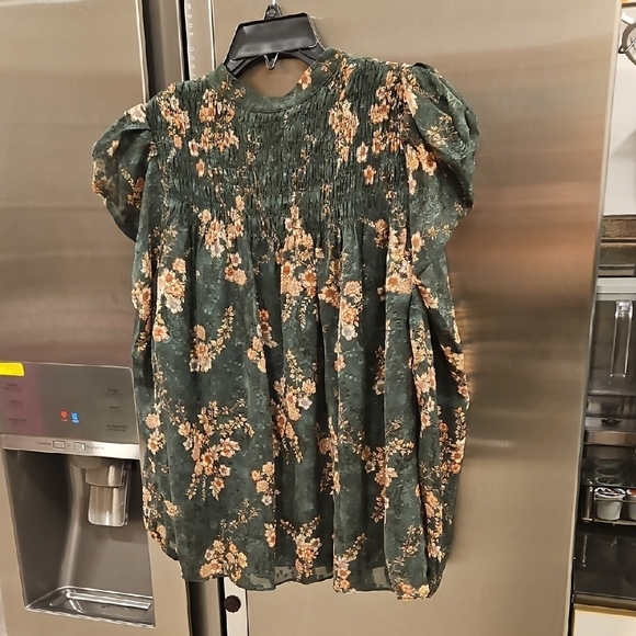 💕CURRENT AIR💕 Long Sleeve Blouse ~ Green With Floral Print Medium M NWT - Picture 2 of 8